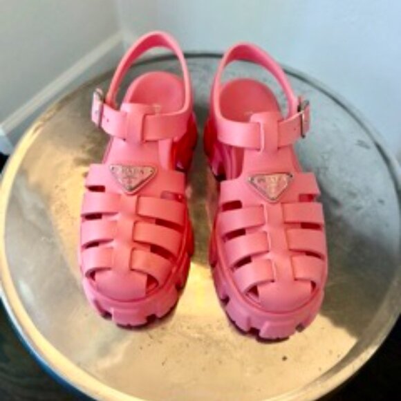 Prada Logo Chunky-Sole Fisherman Sandals - Picture 4 of 12